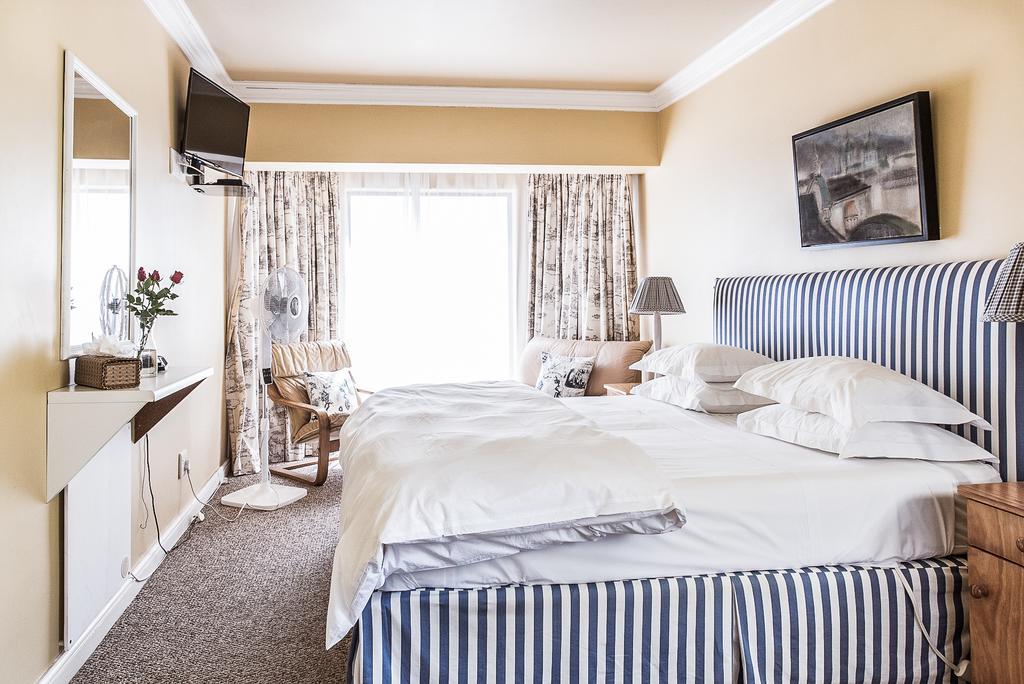 Highview Lodge Mossel Bay Esterno foto