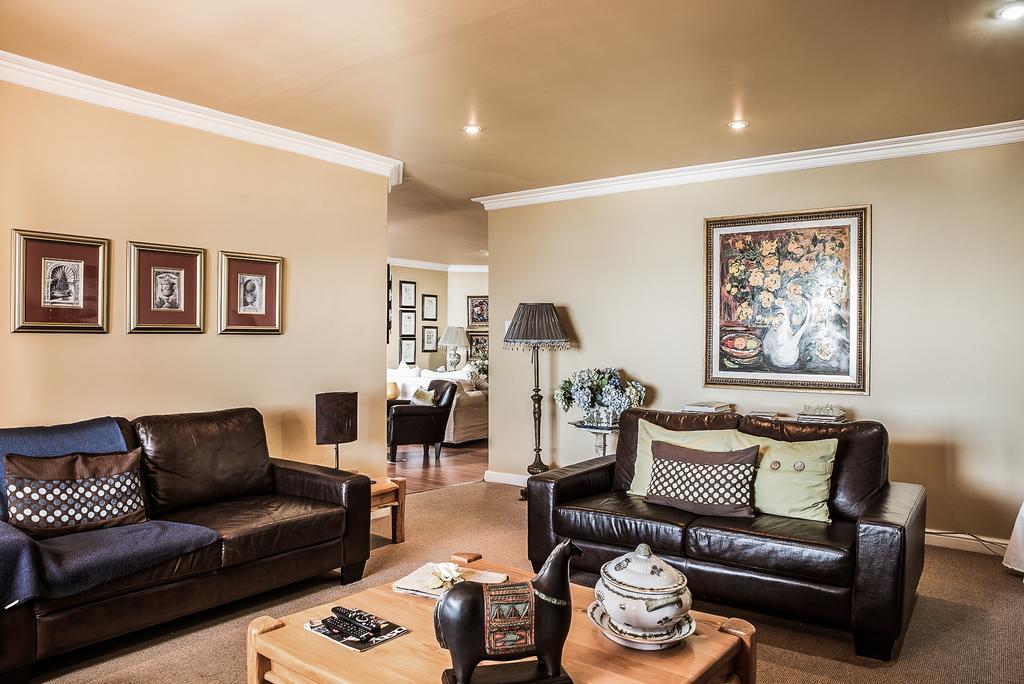 Highview Lodge Mossel Bay Esterno foto